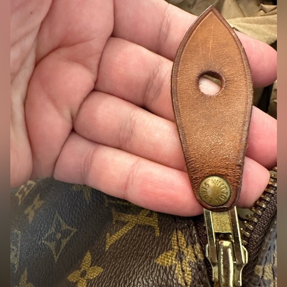 Louis Vuitton Large Monogram Speedy 40 Boston Bag. Discontinued Style! - Picture 11 of 15